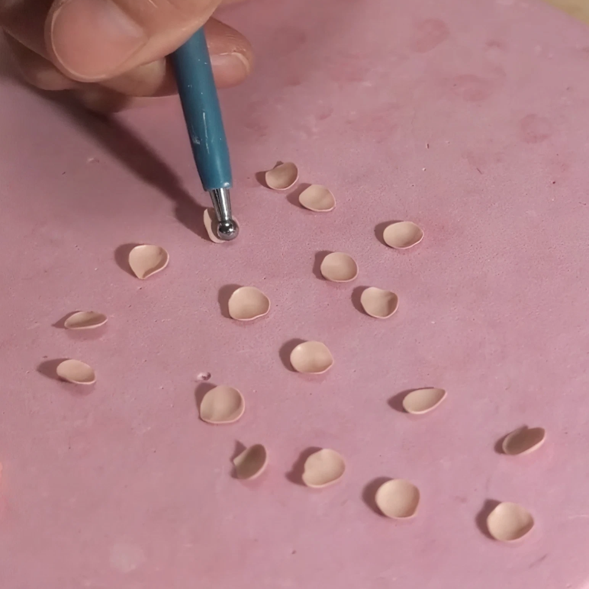 Hand sculpting